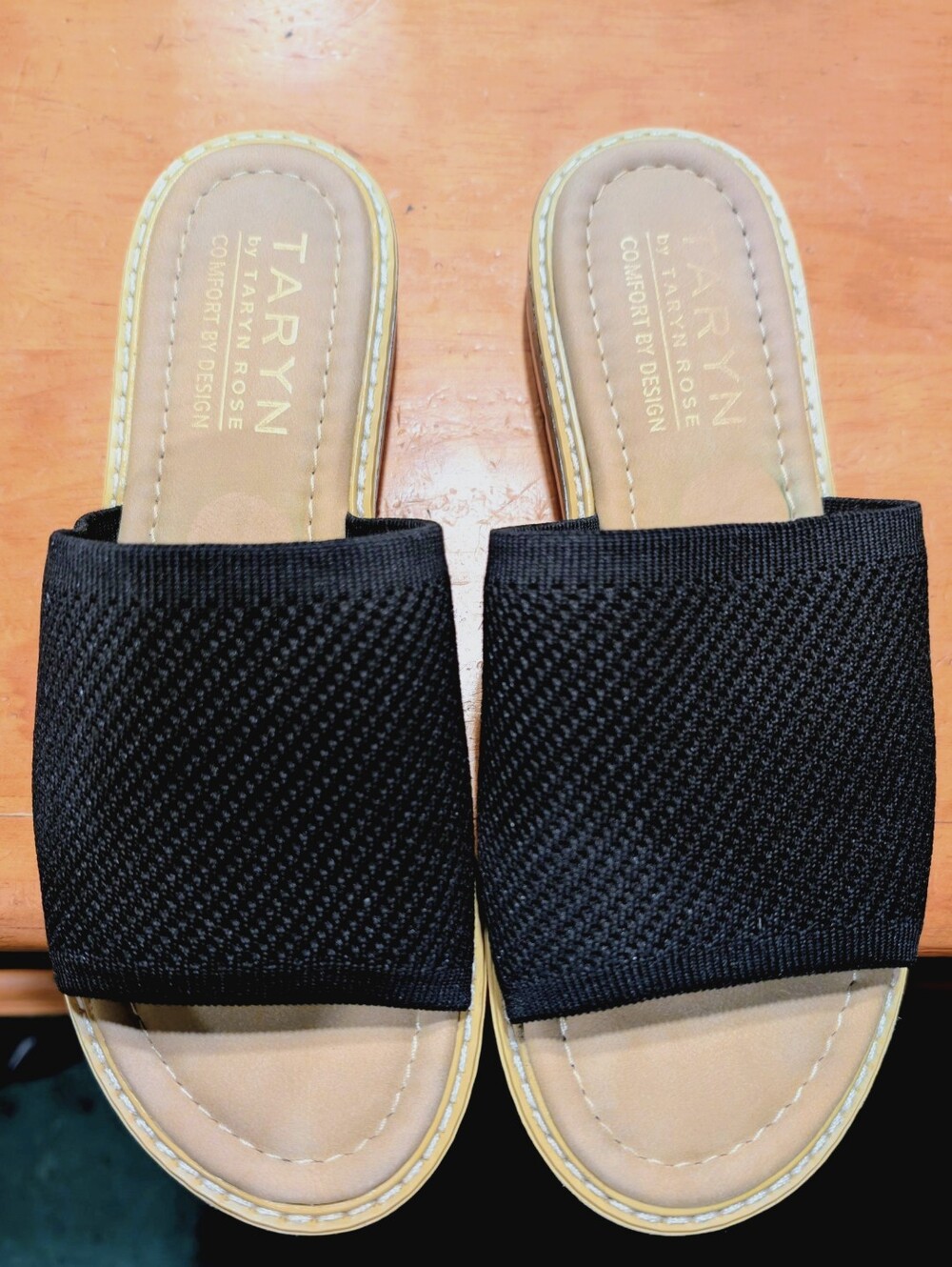 EUC Taryn by Taryn Rose Black Knit Slide Sandals Size 8